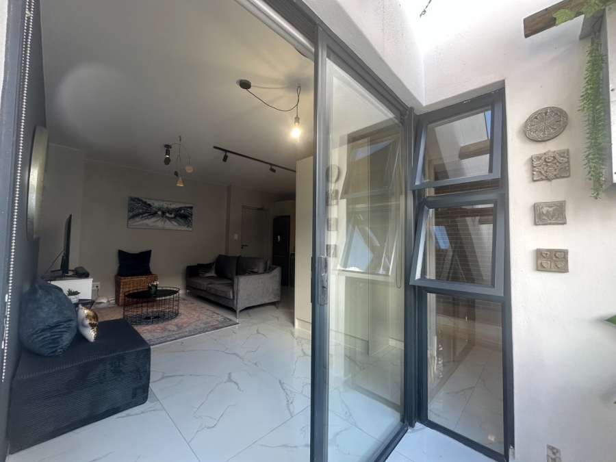 2 Bedroom Property for Sale in Table View Western Cape